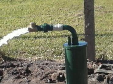 Como eliminar o ferro que se acumula na água do...